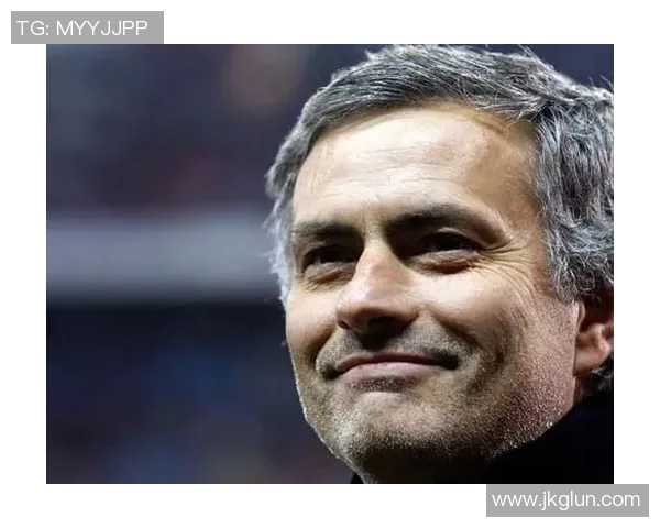 足球明星化身西装暴徒展现个性魅力的独特头像设计